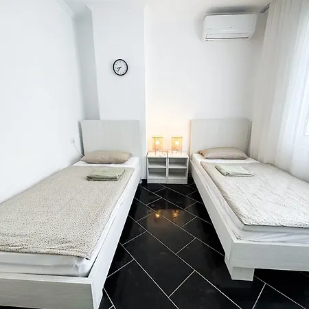 Fantastic 915 Apartment