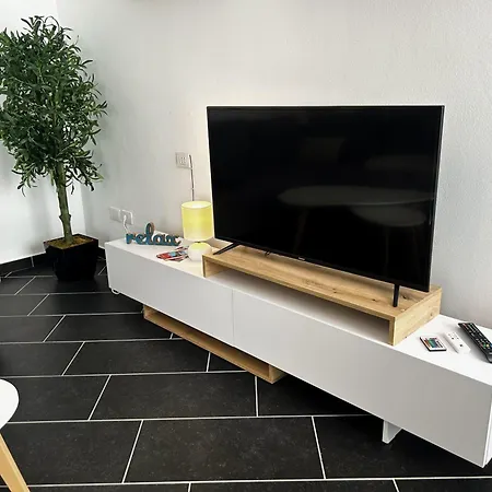 Fantastic 915 Apartment